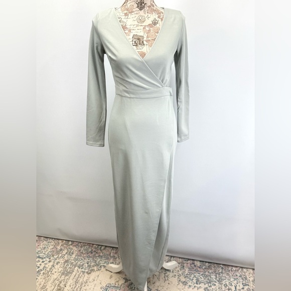 Kittenish Green Long Sleeve V-Neck Sheath Dress - Picture 8 of 15